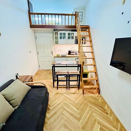 Cozy Design Homestay With Terrace Prague Extérieur photo