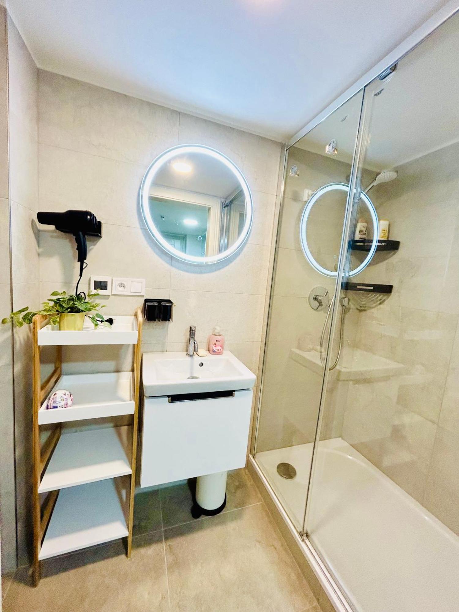 Cozy Design Homestay With Terrace Prague Extérieur photo